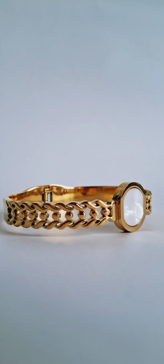 The Most Essential Jewelry for the Workplace