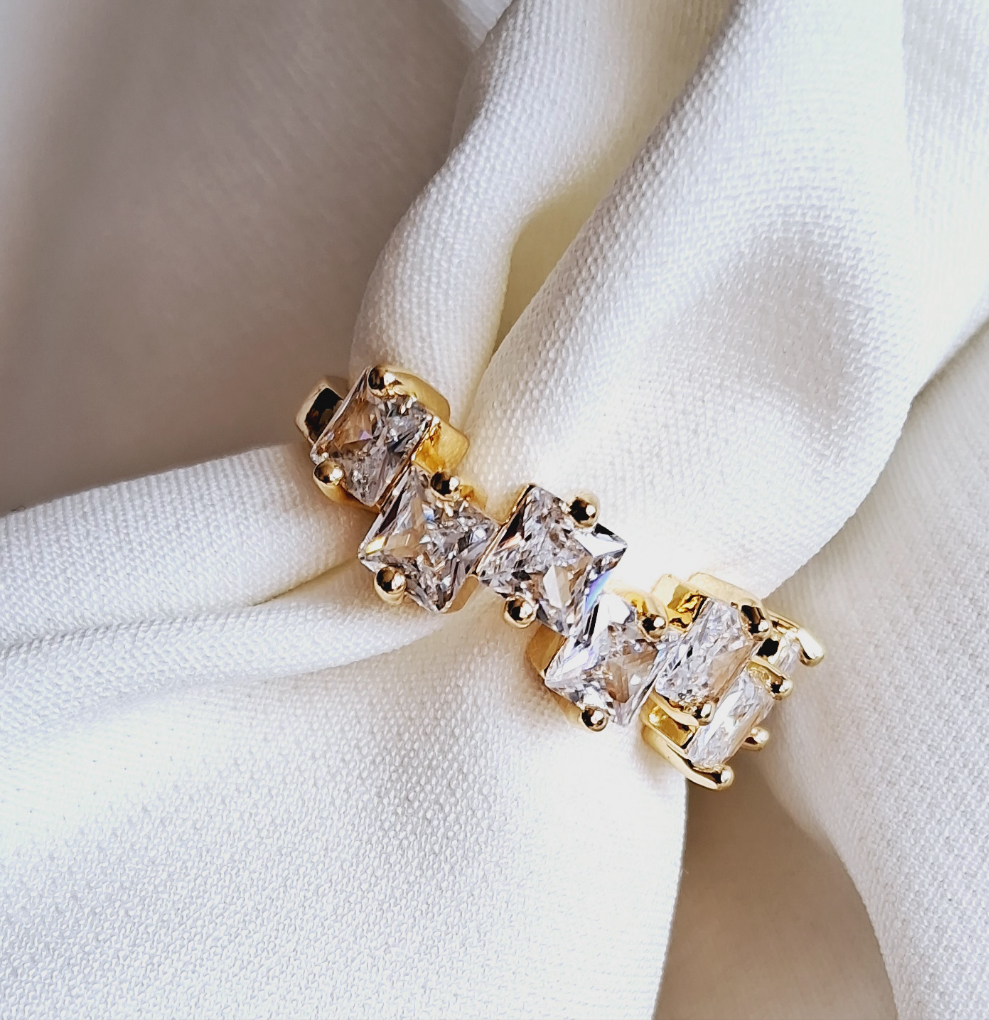 The Everyday Spark Box For timeless pieces she’ll actually wear, every day.-Step - Up