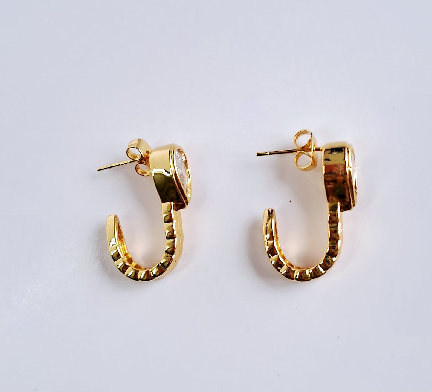 18K gold-plated hypoallergenic anti-tarnish earrings for women.