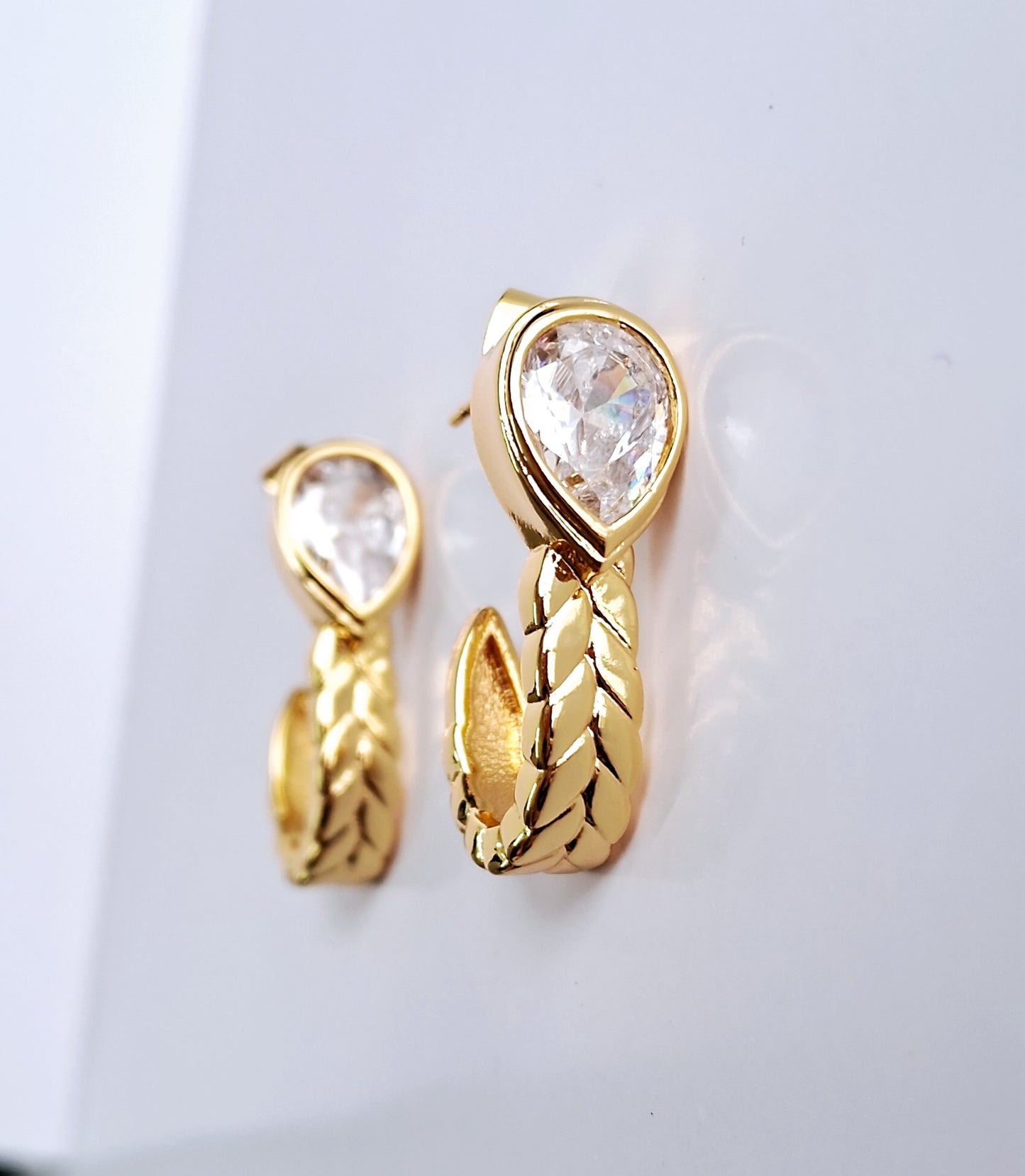 18K gold-plated hypoallergenic anti-tarnish earrings for women.