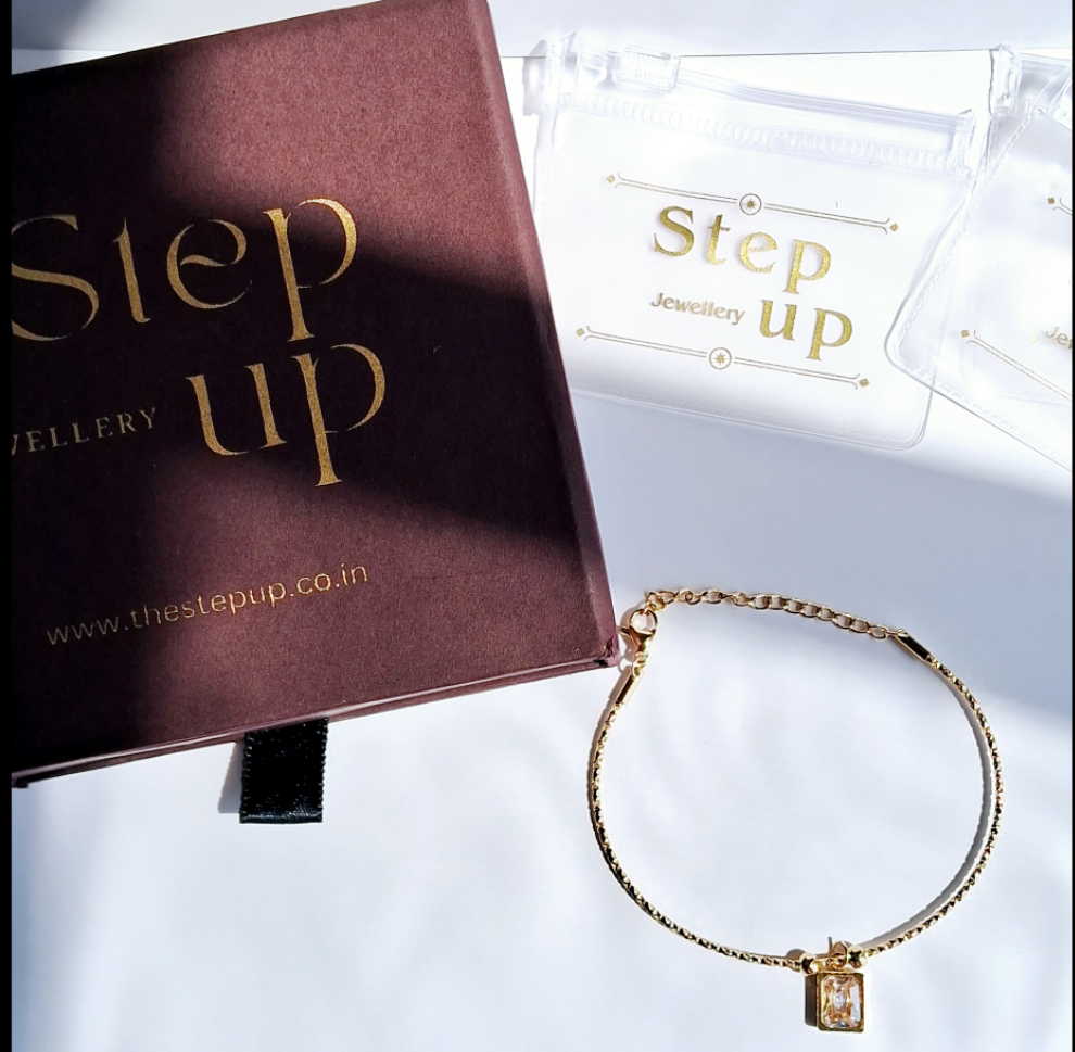 Glimmer Band Bracelet || 18K Gold-Plated-Step - Up