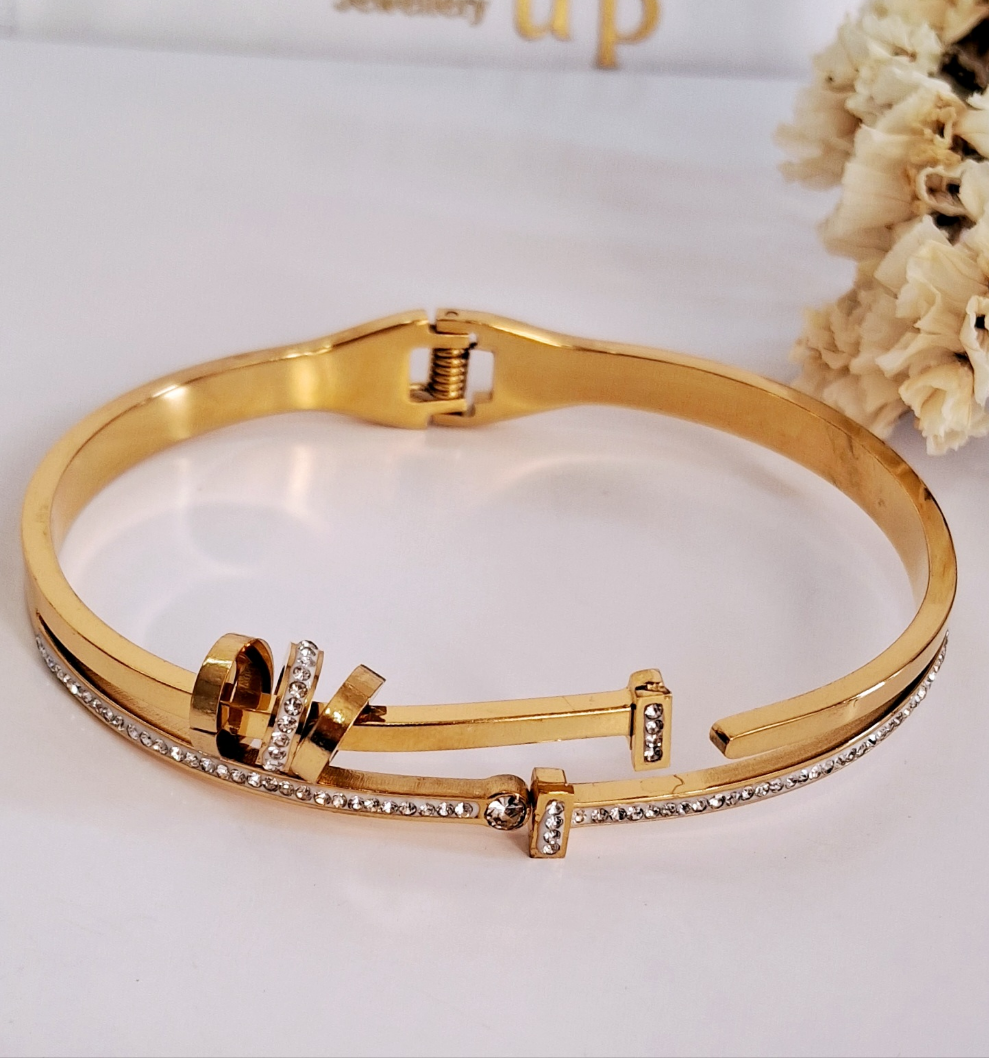 Eterna Cuff Bracelet || 18K Gold-Plated waterproof-Step - Up