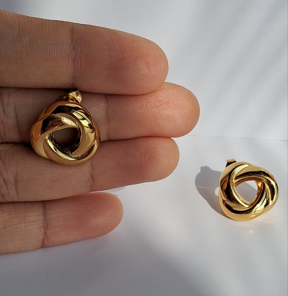 Amora Earrings || 18K Gold-Plated-Step - Up