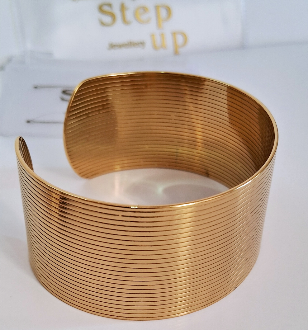Bold Gold Cuff Bracelet || 18K Gold-Plated waterproof-Step - Up