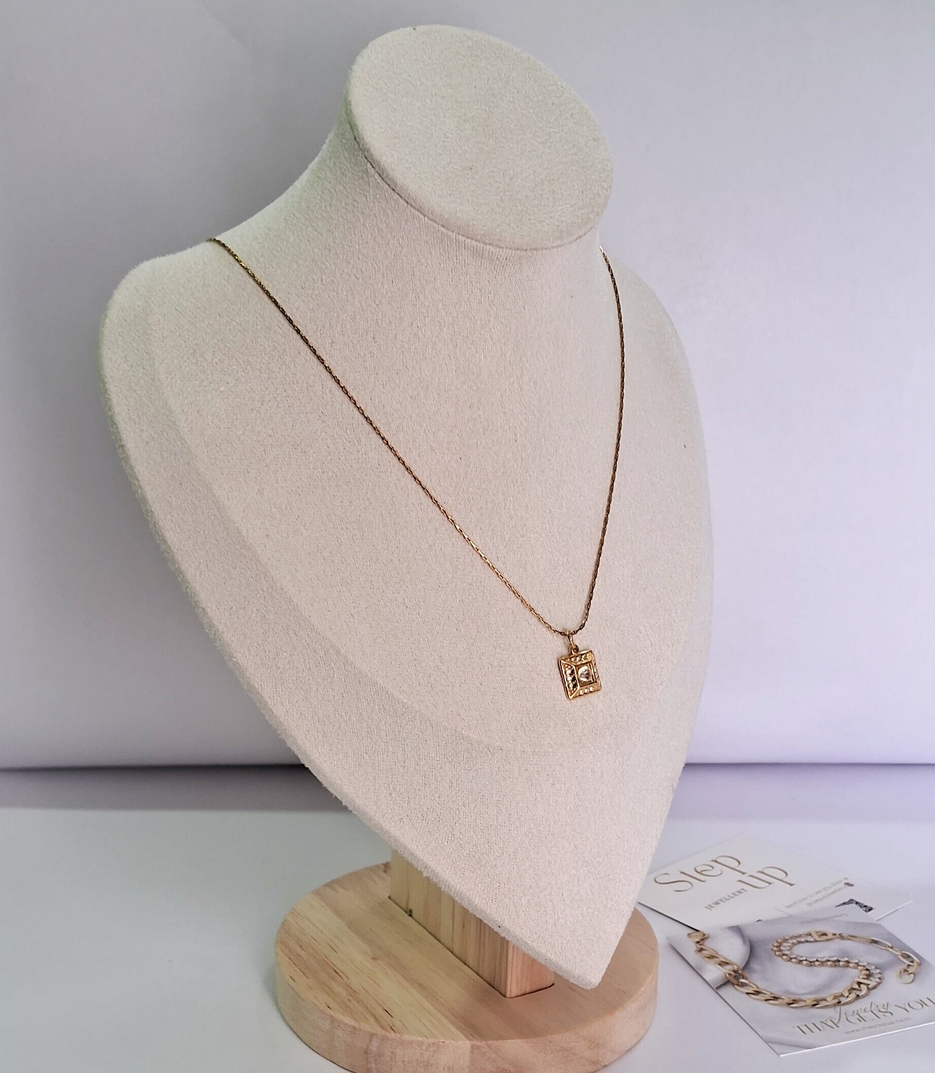 Siya necklace-Step - Up