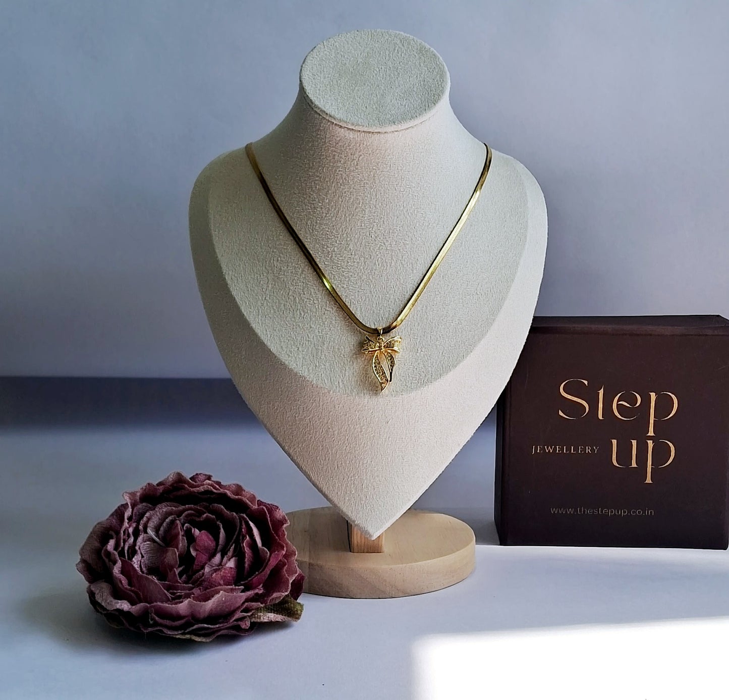 Bow Necklace || 18K Gold-Plated-Step - Up