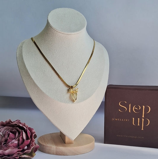 Bow Necklace || 18K Gold-Plated-Step - Up