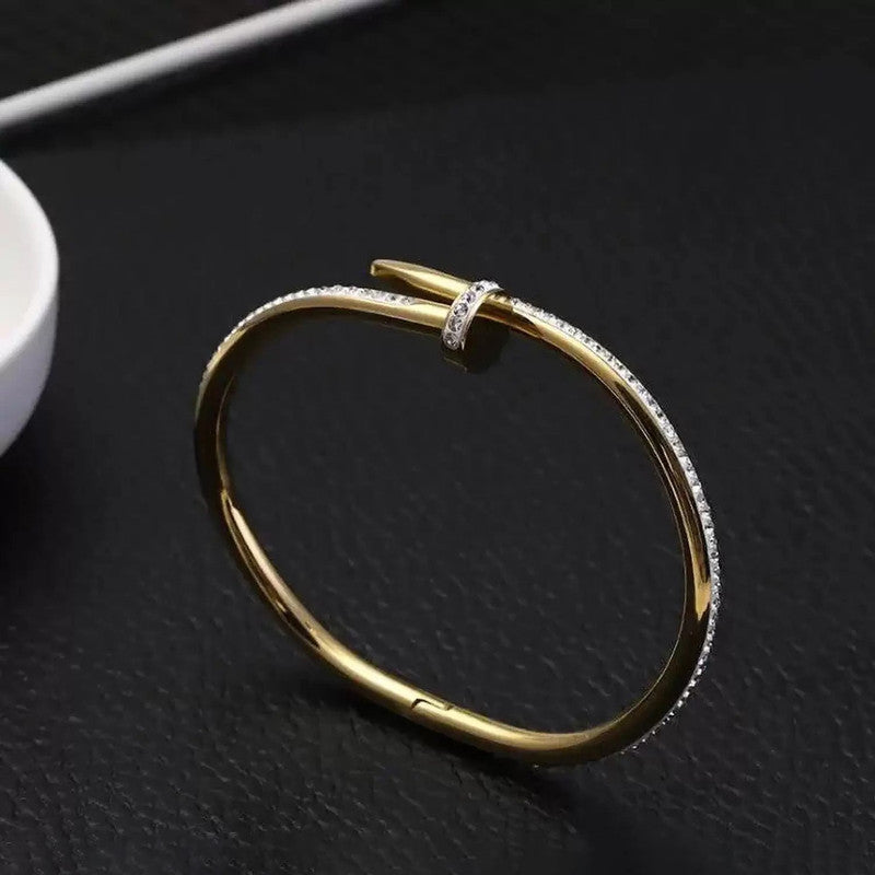 Nail Bracelet-Step - Up
