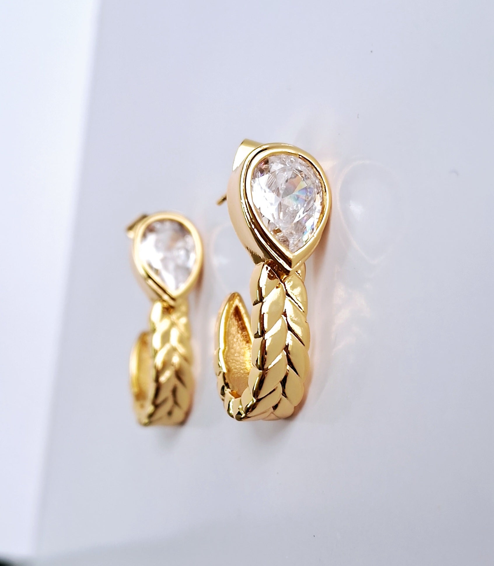 18K gold-plated hypoallergenic anti-tarnish earrings for women.