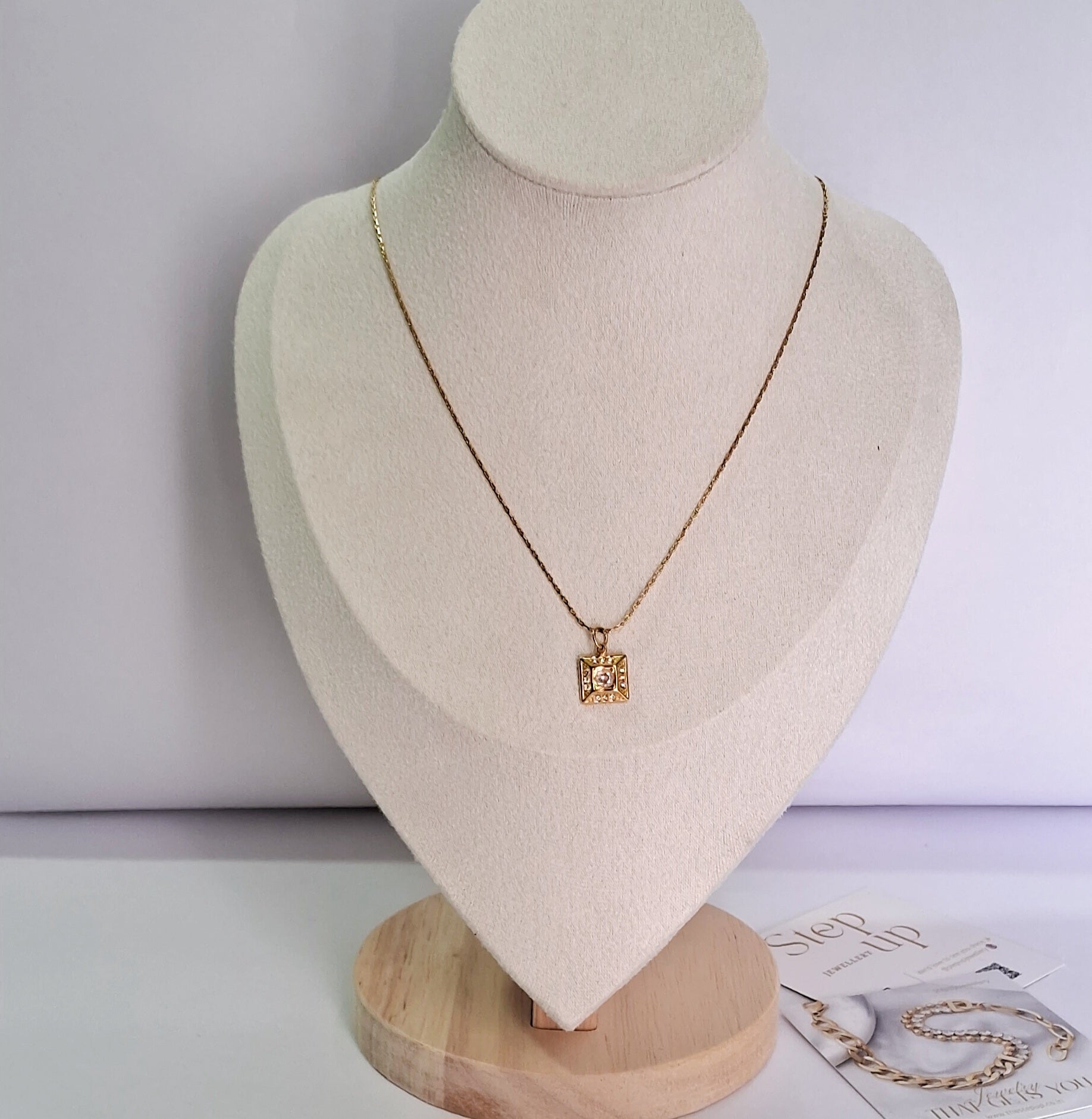 Siya necklace-Step - Up