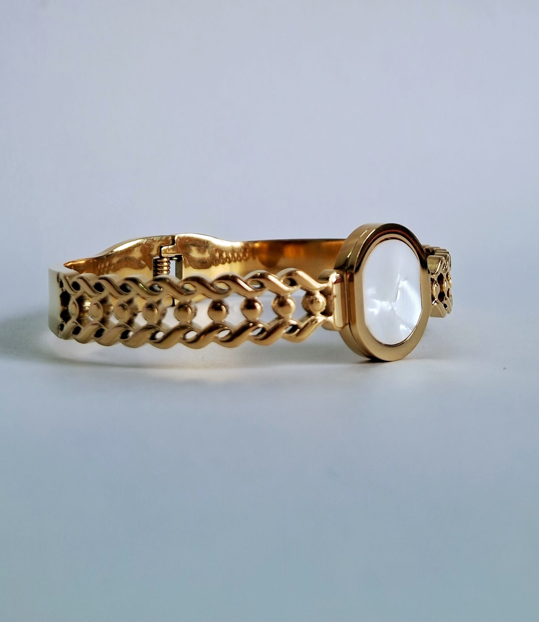 Frosted Quartz Cuff Bracelet | 18K Gold-Plated|-Step - Up